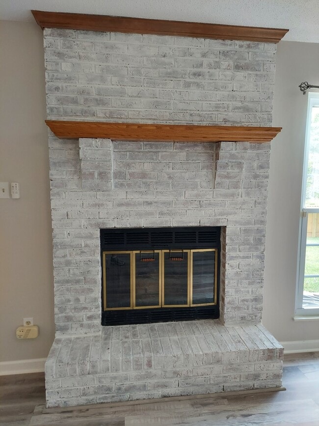 Photo - 1335 Windamere Rd