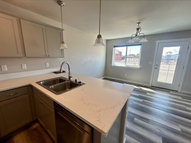 Photo - 610 Mead Ave