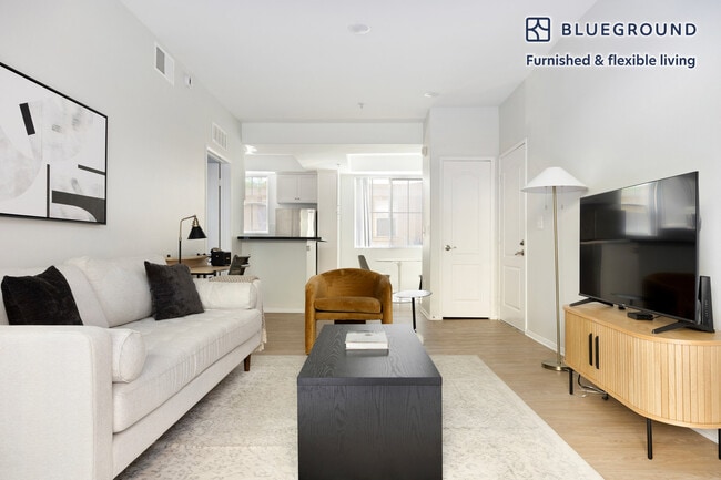 Photo - 2225 S Beverly Glen Blvd Unidad FL1-ID1363