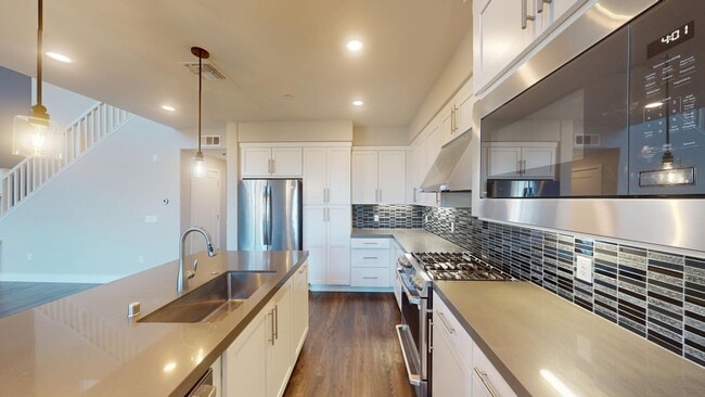 Building Photo - 44819 S Grimmer Blvd Unit 44819 S Grimmer Blvd