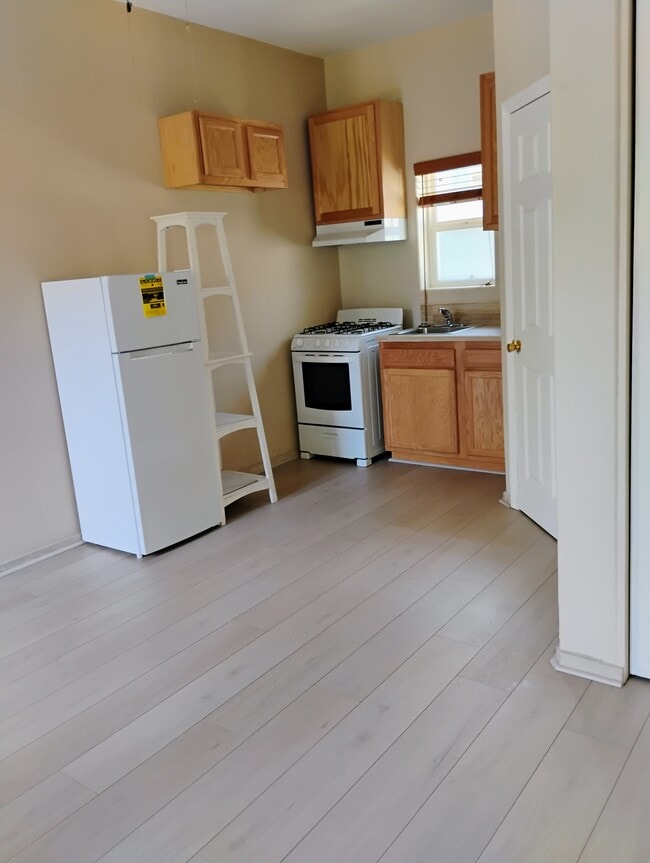 Photo - 1921 Knoxville Ave Unit 19211/2