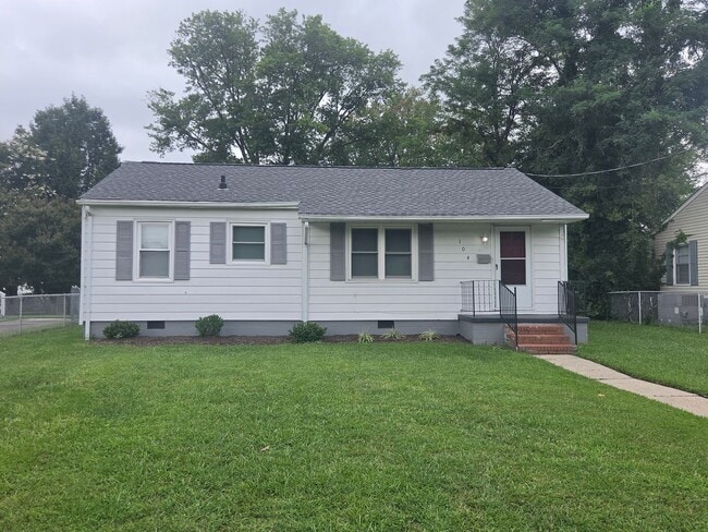 Building Photo - 104 Twin Oaks Dr