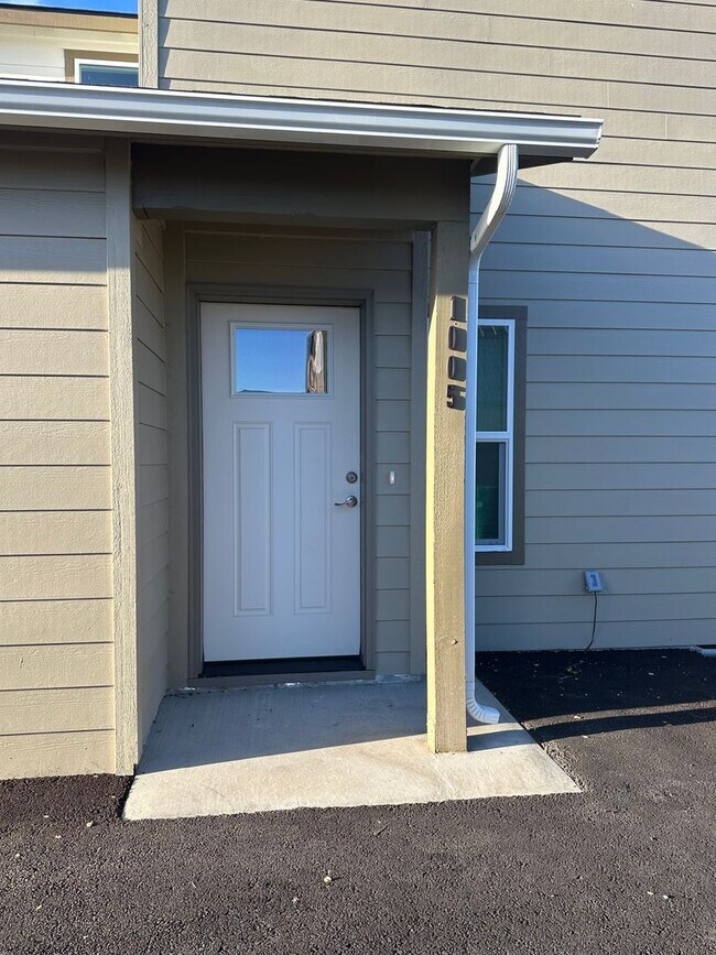1005 Kane St House House Rental in Klamath Falls, OR