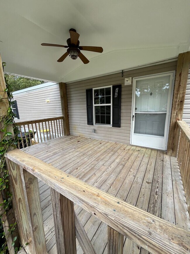 Charming 3Bedroom, 2Bath Mobile Home in House Rental in