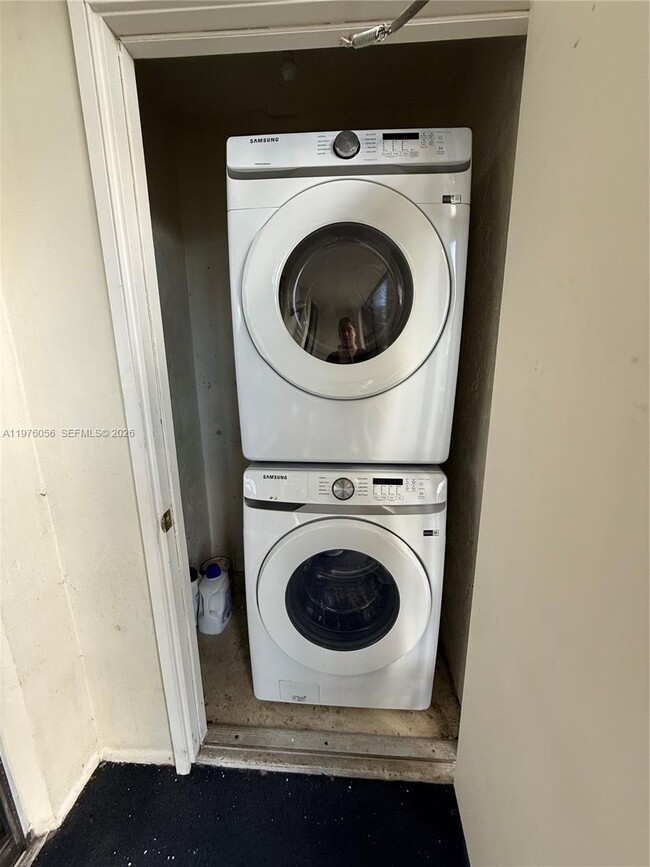 Photo - 5130 Las Verdes Cir Unit 123