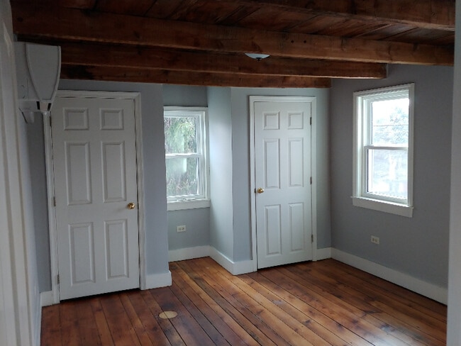 Photo - 117 N Middlesex Rd