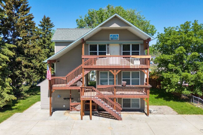Marshall - Marshall Apartment Unit B