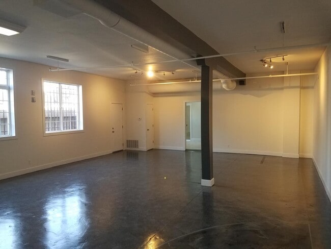 Photo - Large well located West Oakland condominium