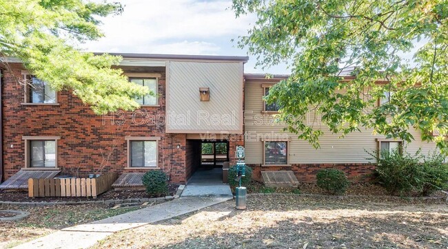 Building Photo - 302 Woodhenge Dr Unit 203 A