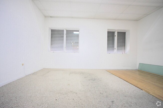 Building Photo - 1826 Bath Ave Unit 101 Rental