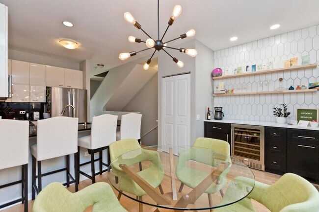 Photo - 2 bedroom in Chicago IL 60610 Unit 1