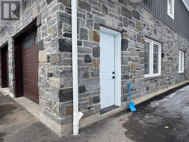 Photo - 1784 Big Bay Point Rd