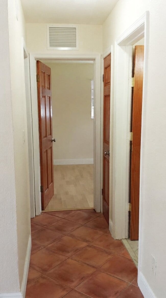 1000 N 74th Terrace