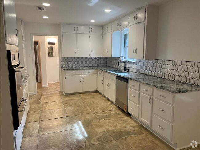 Building Photo - 303 S 6th St Rental