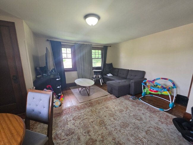 Photo - 308 S Willow St Unit Room 1