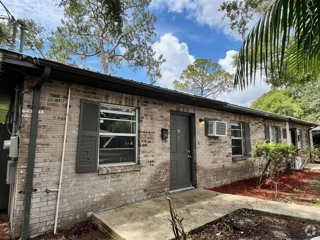 Building Photo - 2 BED 1 BATH READY TO RENT IN PLANT CITY! Unit A Rental