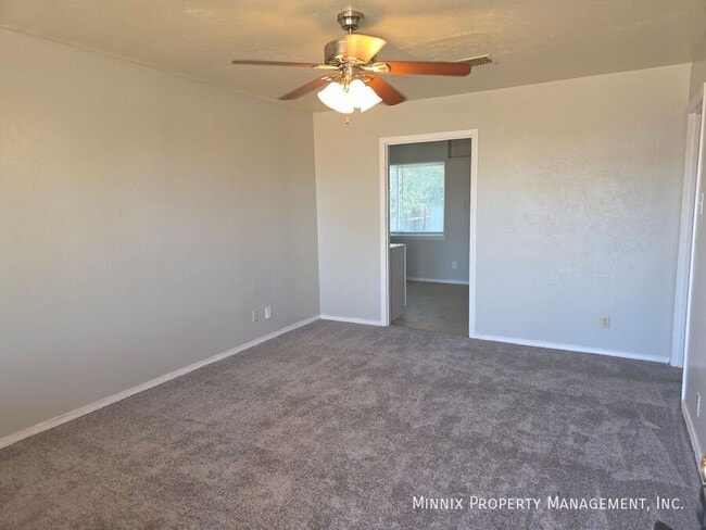 Photo - 4610 Storey Ave