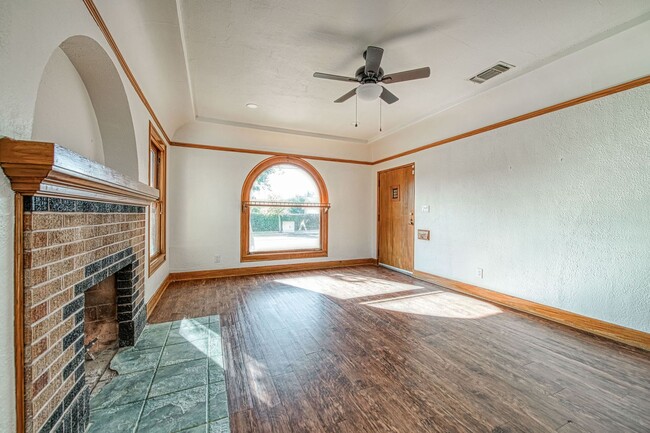 Photo - 141 E Hedges Ave Unit 141 E. Hedges - House