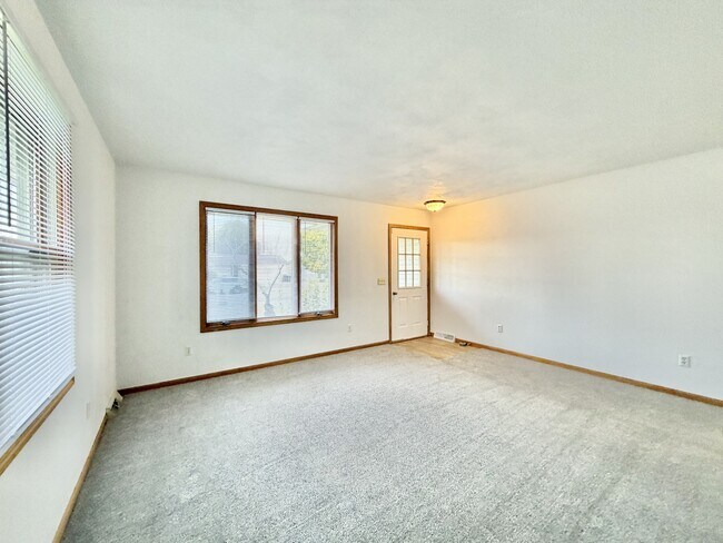Photo - 1124-1126 Brown Dr