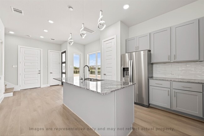 Building Photo - 10719 Mason Rd Unit 38