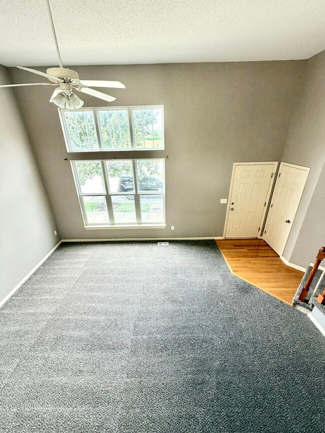 Photo - 224 N Hedge Ln