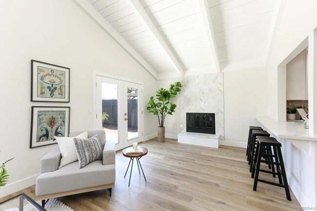 Building Photo - 10967 Salinas Way