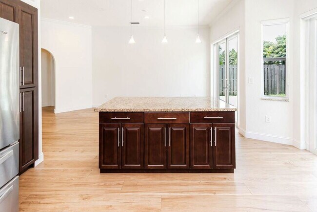 Photo - 5312 NW 106th Ct