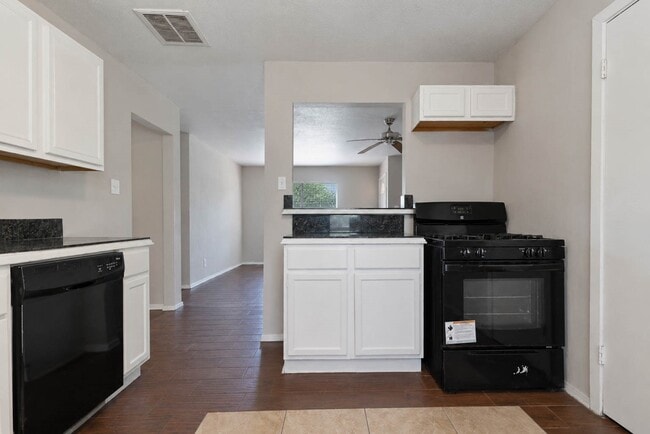Photo - 7217 Parker Rd
