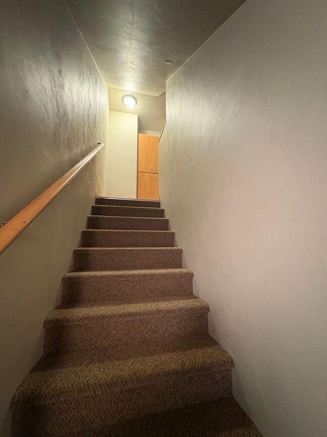 Photo - 2 Bedroom 1 1/2 Bath Close to campus on 14th & Patterson Unit 585 E 14th Ave #7
