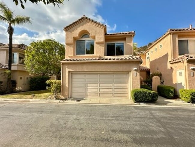 Building Photo - Beautiful home located in the coveted Rancho San Rafael area of Glendale
