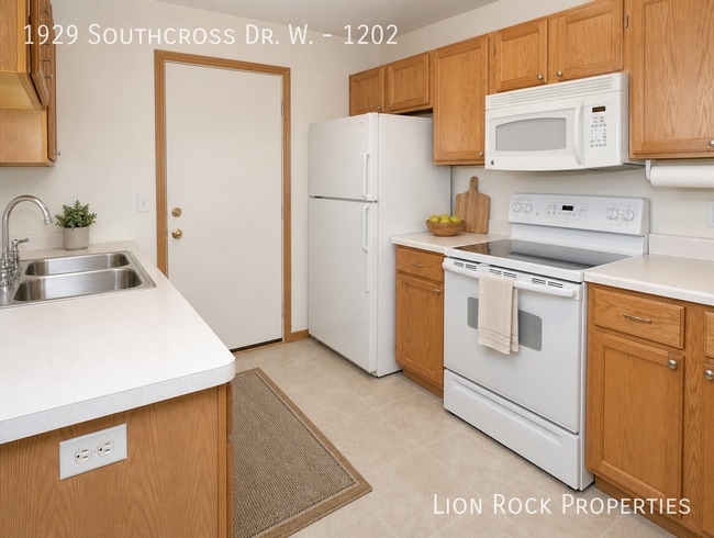 Photo - 1929 Southcross Dr W