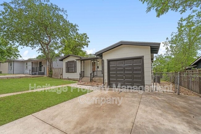Photo - 310 Sumner Dr