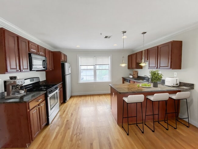 Photo - 14 Notre Dame St Unit 2