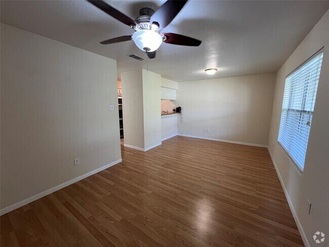 Building Photo - 2450 Ashdale Dr Unit 223 Rental