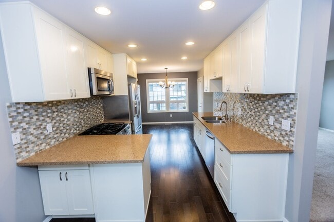 Photo - Beautiful 2 Bed 2.5 Bath Townhome in Kent