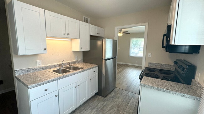 Photo - 1718 Cass Ave