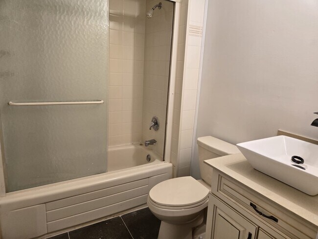 Photo - 42 Connaught Av