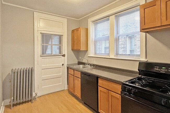 Photo - 814-820 S. Austin Blvd.