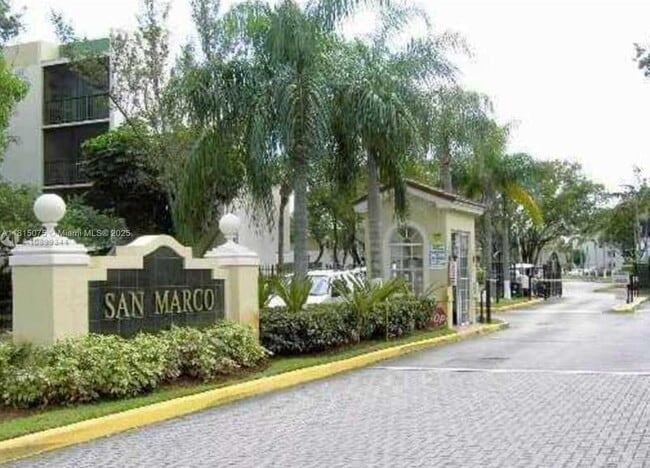Photo - 8810 Fontainebleau Blvd Unidad 303 Rental
