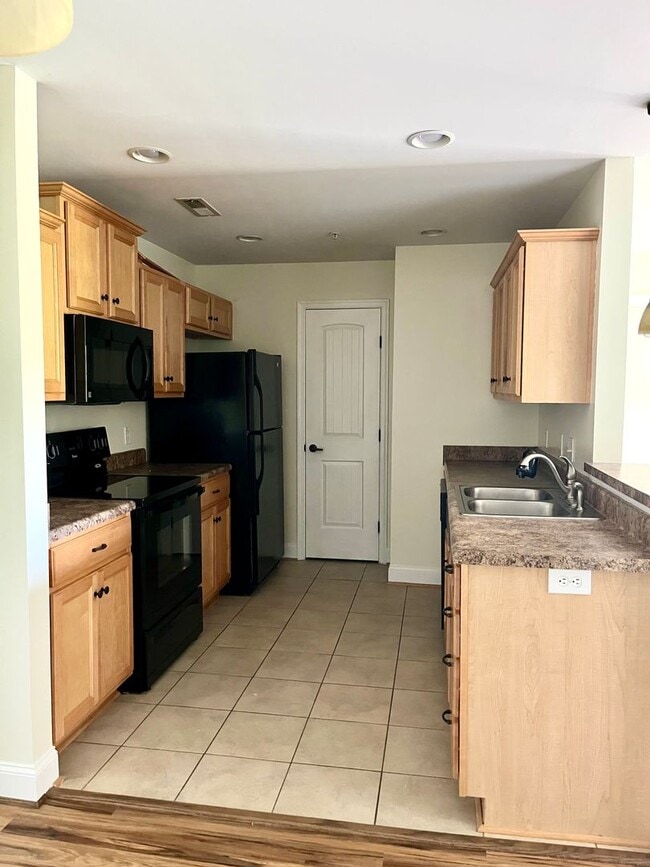 Photo - 3 bedroom, 2 bath condo with balcony, new ... Unit 201