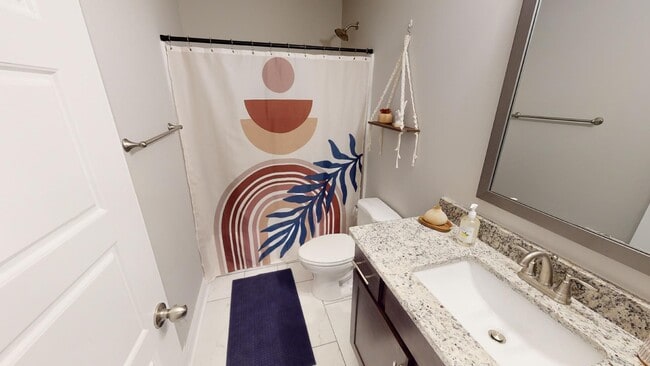 Building Photo - Charming 3-Bedroom Home with Modern Finish...