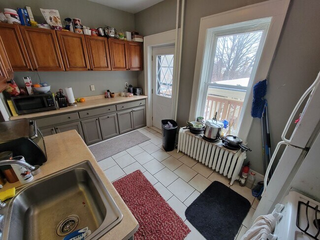 Photo - AVAILABLE JUNE -  4 Bed 1 Bath Townhome