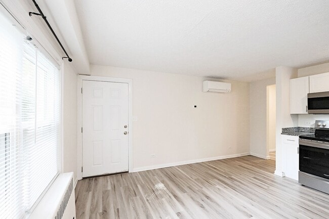 Photo - Student-Friendly! Off-Grounds UVA Apartment With Ting Fiber Internet Unidad Rock Creek RD 616 #A