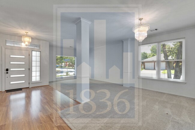 Photo - 1204 Thackeray Ln