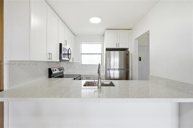 Photo - 2950 SW 3rd Ave Unit 7F