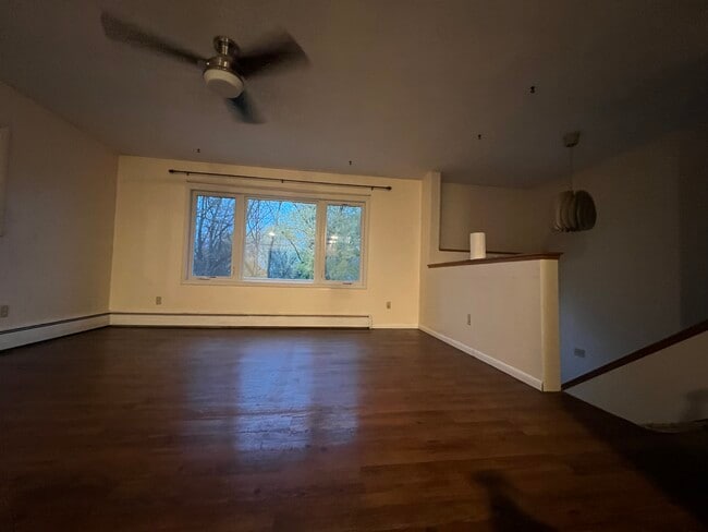 Photo - 303 Melody Ln