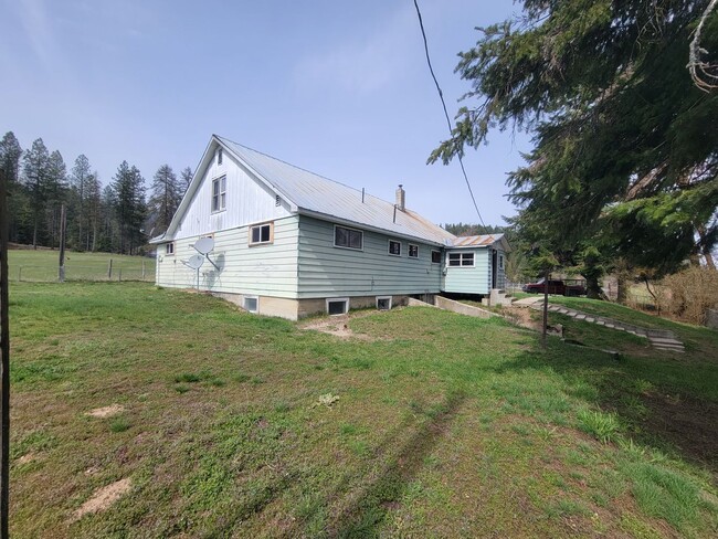 Photo - 5 Bedroom Home in Usk, WA