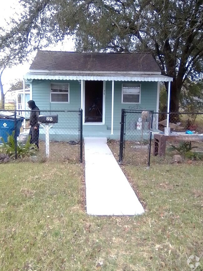 Building Photo - Inviting 2 bedroom 1 bath home for rent!