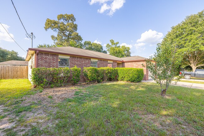 Photo - 16381 Many Trees Ln