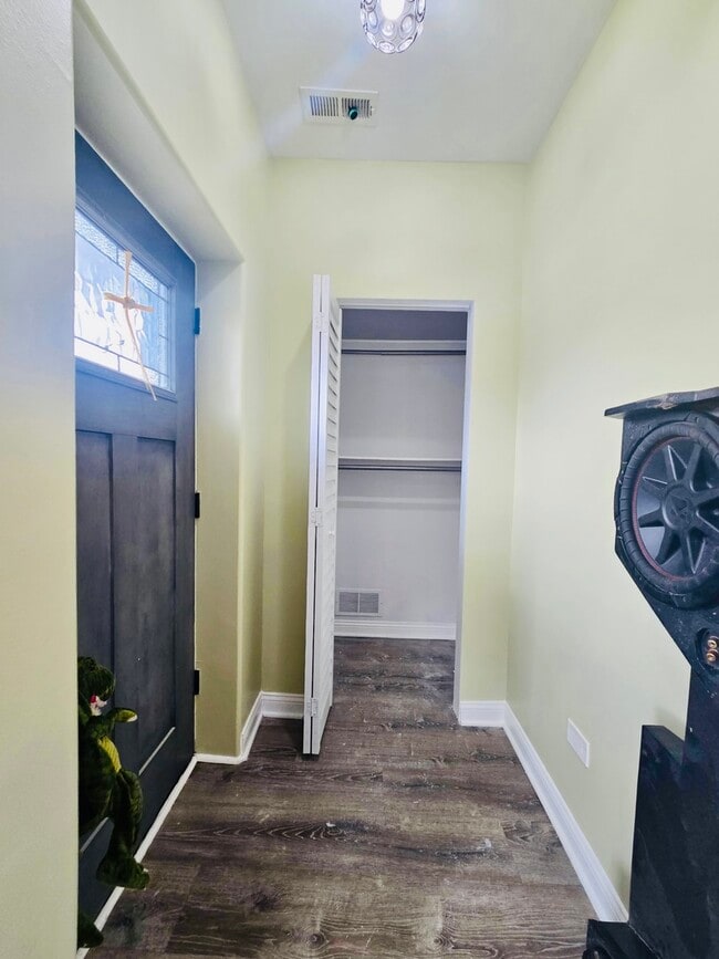 Photo - 3741 S Honore St Unidad TWO